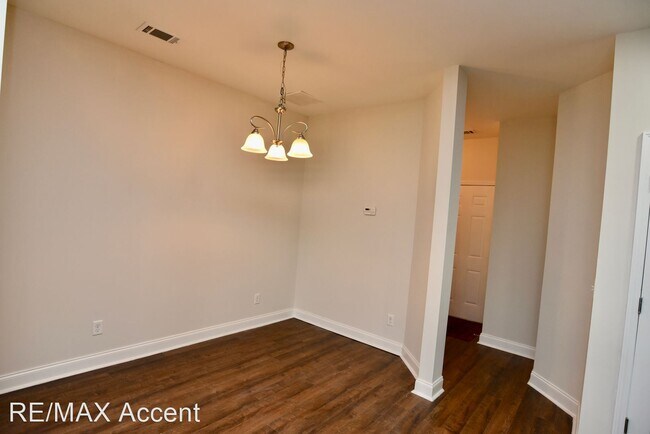 Building Photo - 3 br, 2.5 bath House - 325 Canyon Oak Loop