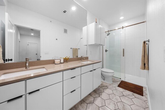 Building Photo - 5924 S Congress Ave