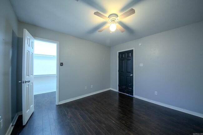 Building Photo - 12 Forest Dr