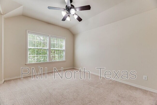 Building Photo - 3394 Overhill Dr