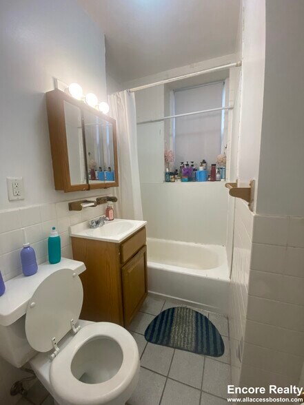 Building Photo - 1175 Boylston St