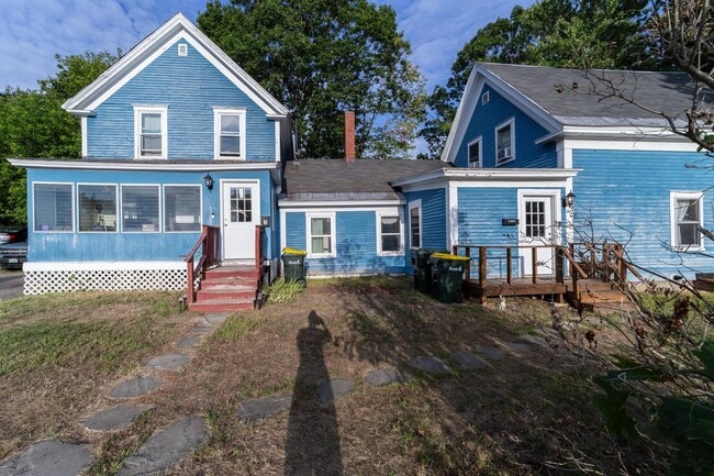 Building Photo - 66 Lyford St