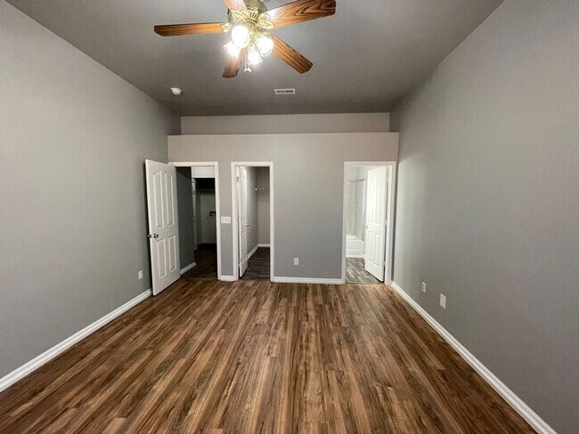 Building Photo - Beautiful ranch home in Steele Creek