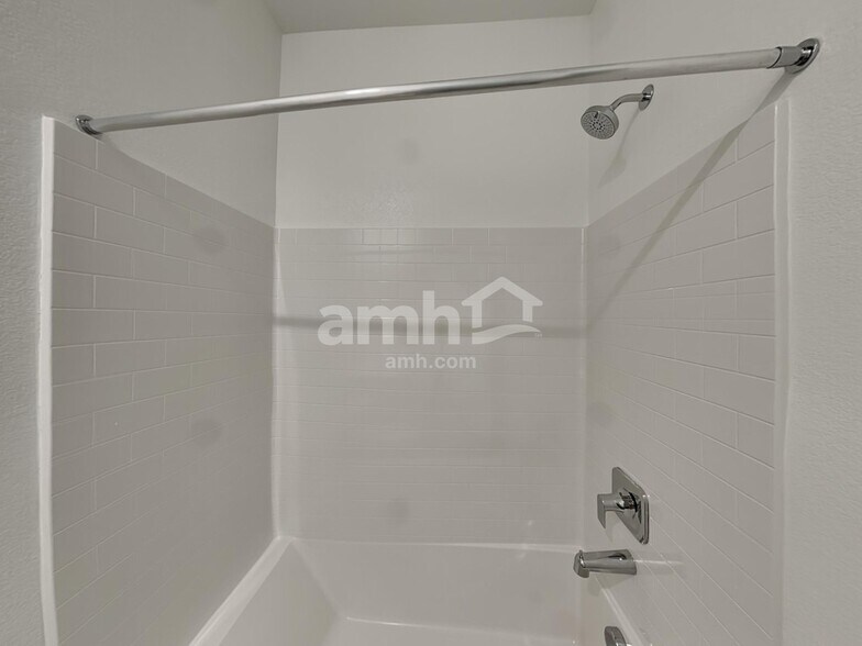 Building Photo - 11083 S Sanaco Ct
