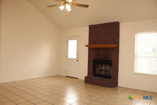 Building Photo - 2713 Fieldstone Dr