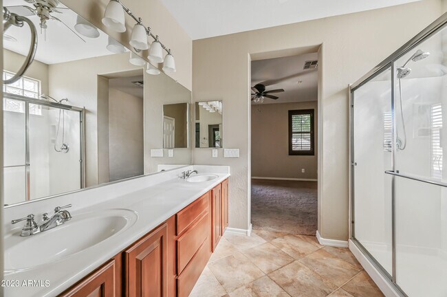 Building Photo - 11127 N 161st Ave