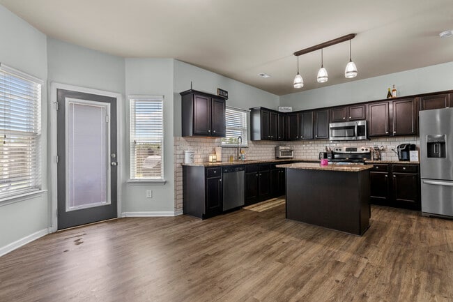 Building Photo - Raeford home