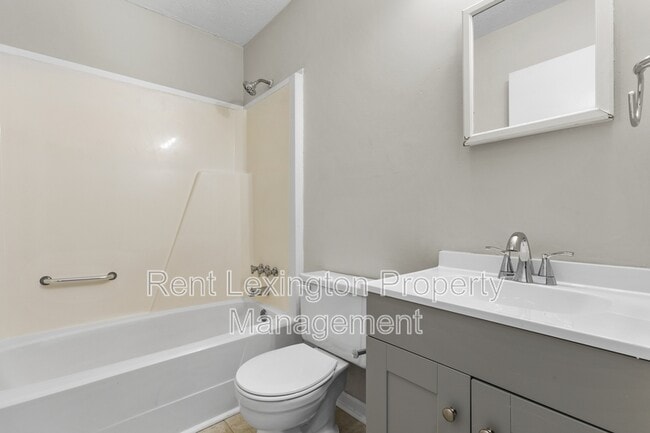 Building Photo - 3352 Hartston Dr