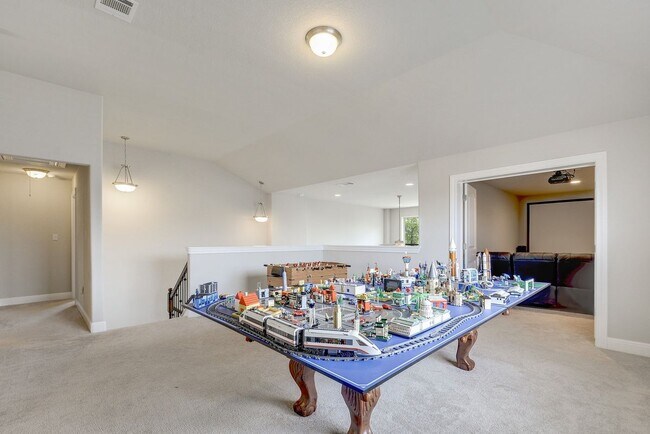 Building Photo - 5813 Viejo Dr
