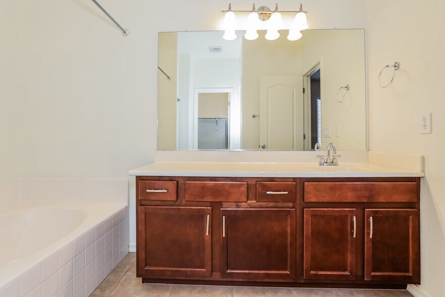 Building Photo - 33022 N Falcon Trail