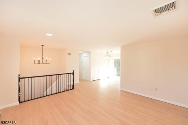 Building Photo - 9 Bergen St