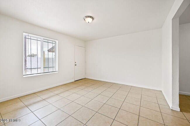 Building Photo - 1908 E Broadway Rd