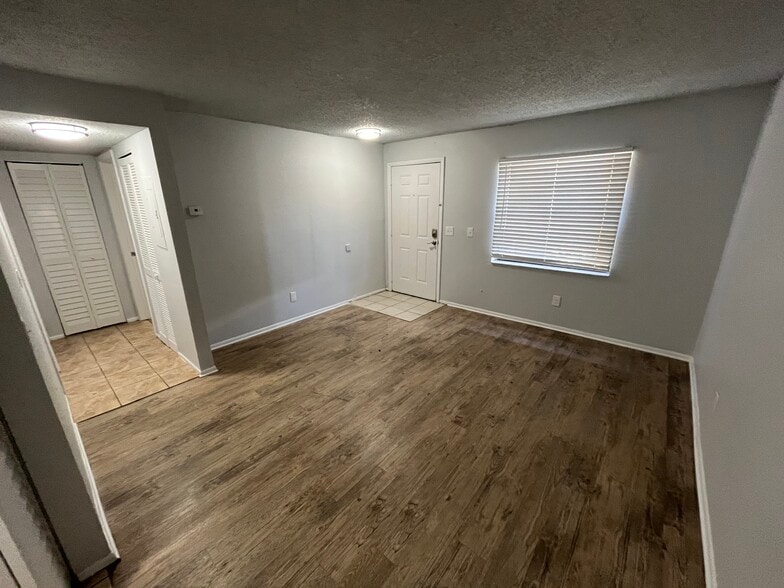 Building Photo - 6912 N 22nd St