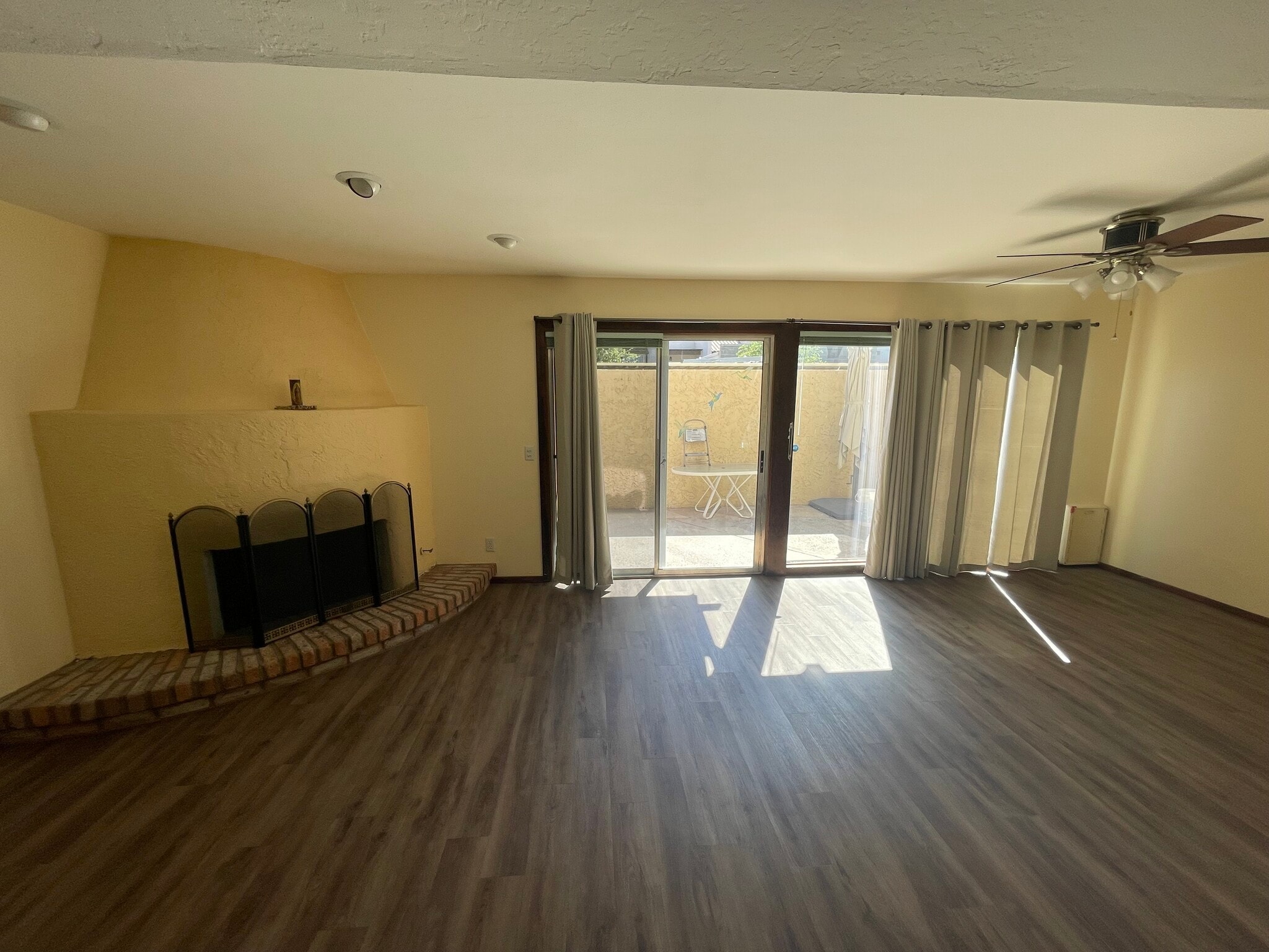 Building Photo - 6533 N 7th Ave