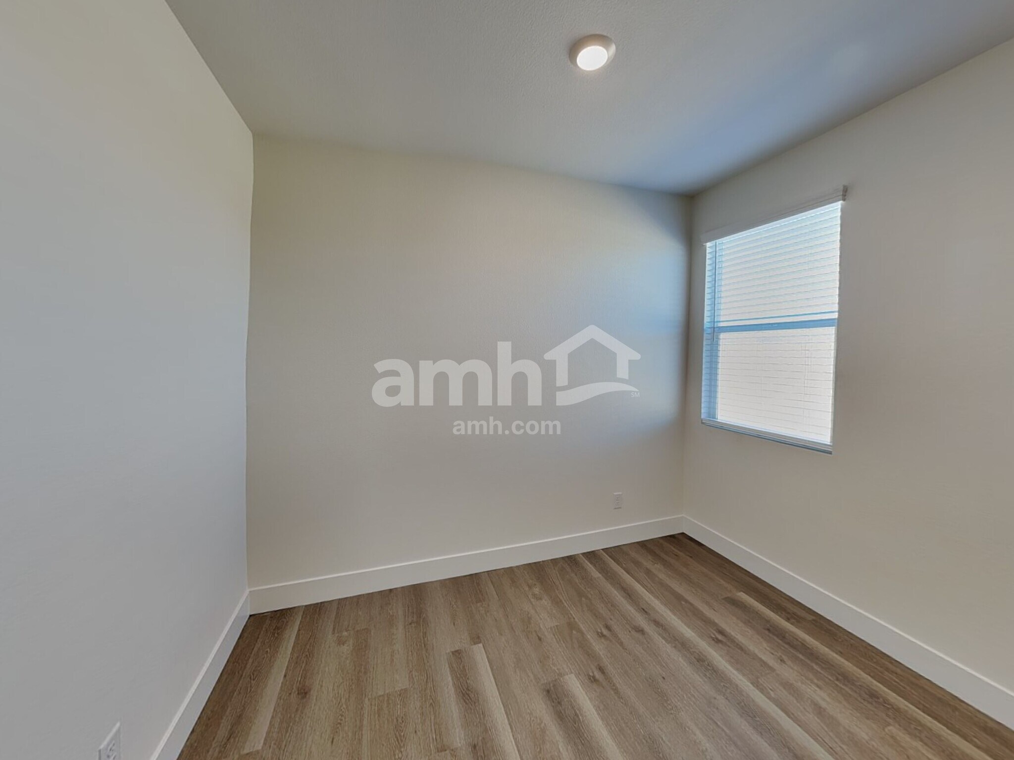 Building Photo - 682 Crimson Flare Ct