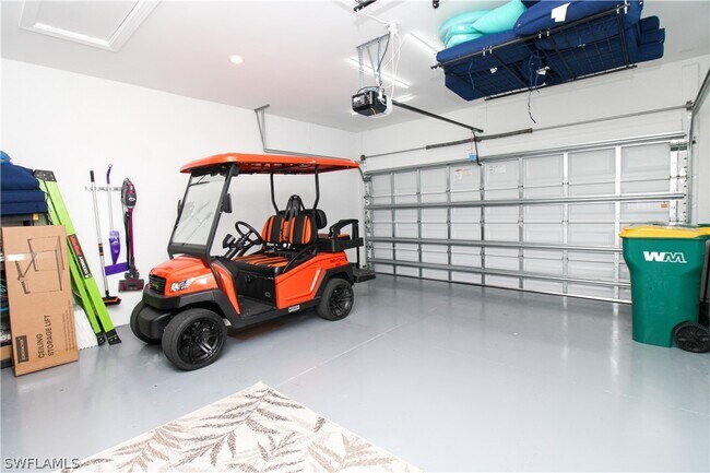 Building Photo - 15565 Vittorio St