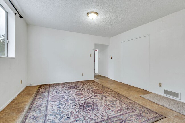 Building Photo - Boulder Ranch Style Home Available Now