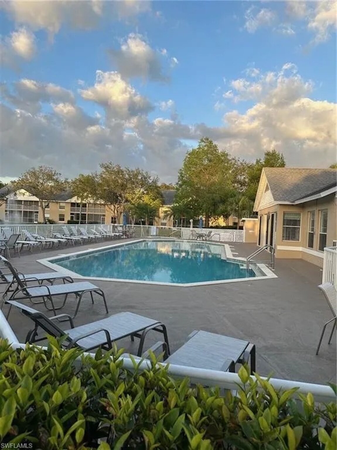 Building Photo - 186 Pebble Shores Dr