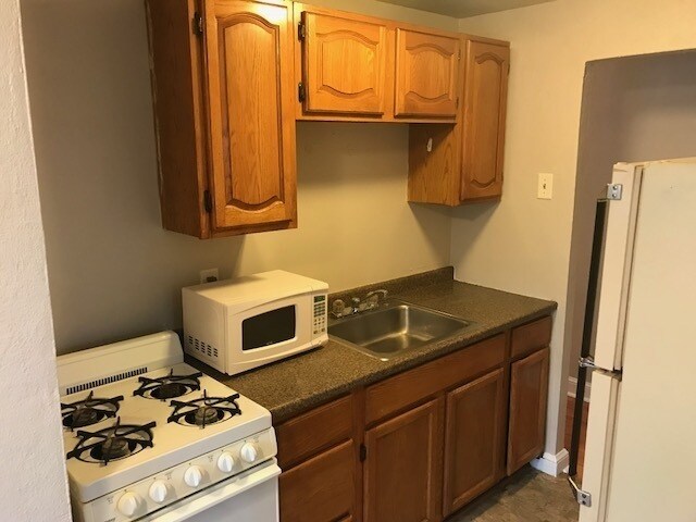 Building Photo - 7 Linn St