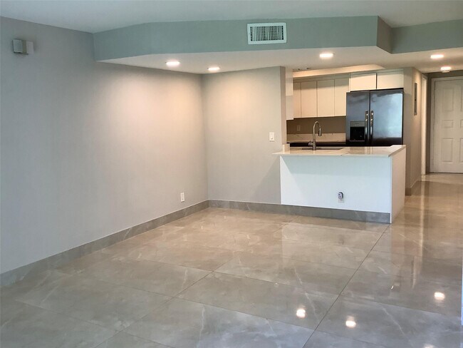 Building Photo - 65 Deer Creek Rd
