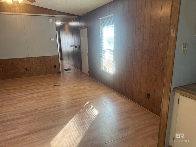 Building Photo - 21059 Morgan Spgs Ln