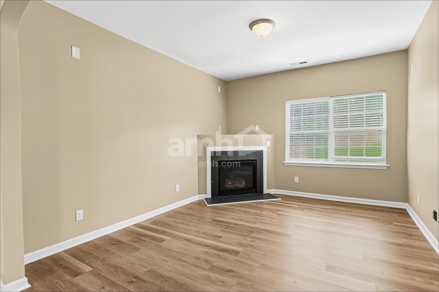 Building Photo - 86 Chesterfield Ct
