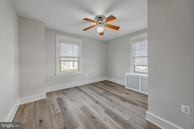 Building Photo - 1210 W Darby Rd