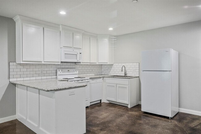 Building Photo - 410 S Mirick Ave