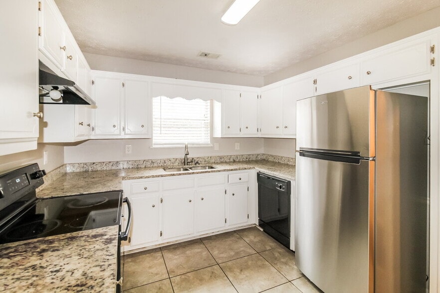 Building Photo - 779 Pepperwood Trail