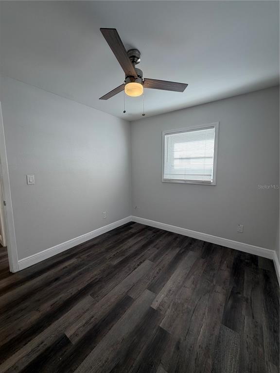 Building Photo - 320 W Howry Ave