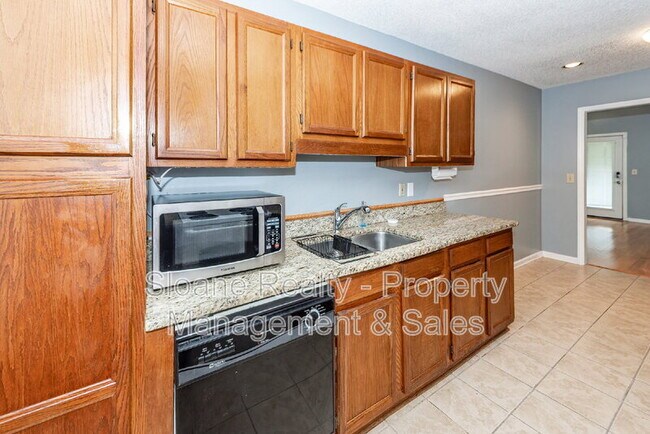 Building Photo - 5212 Elba Dr