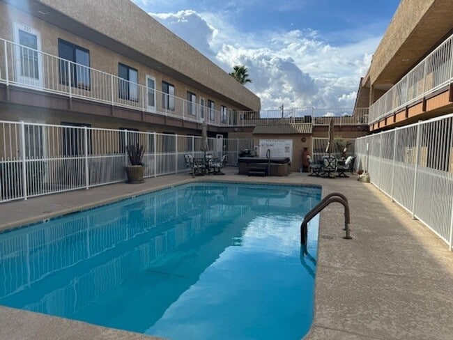 Building Photo - 1 BR 2Ba Condo across Colorado River, pool,spa,gated entry-All Appliances included