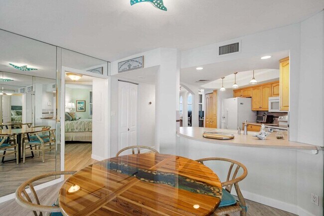 Building Photo - 9550 S Ocean Dr
