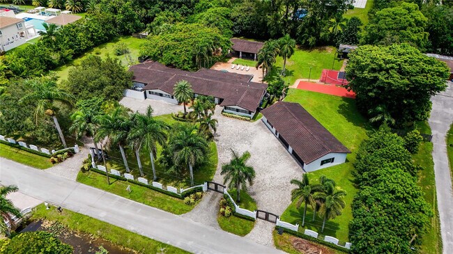 Building Photo - 14701 SW 63rd St