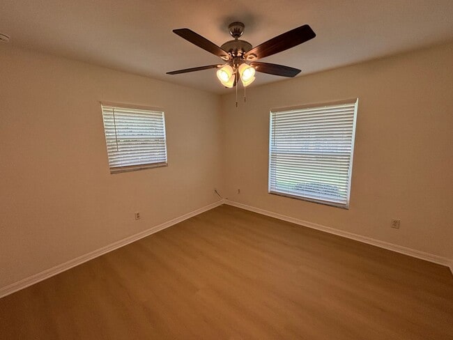 Building Photo - Emerald Point - Southwest Ocala | 3/2 1577 sqft