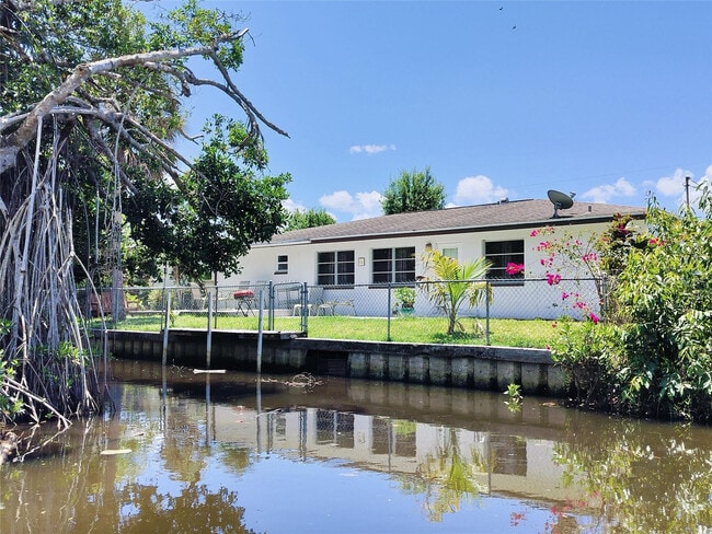 Building Photo - 77 Cardinal Dr