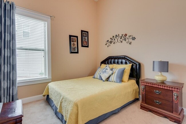 Building Photo - 4717 Southwind Rd