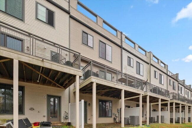 Building Photo - A Glimpse of Serene Living in Chantilly, VA