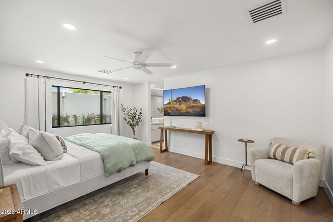 Building Photo - 7602 E Vía Del Reposo