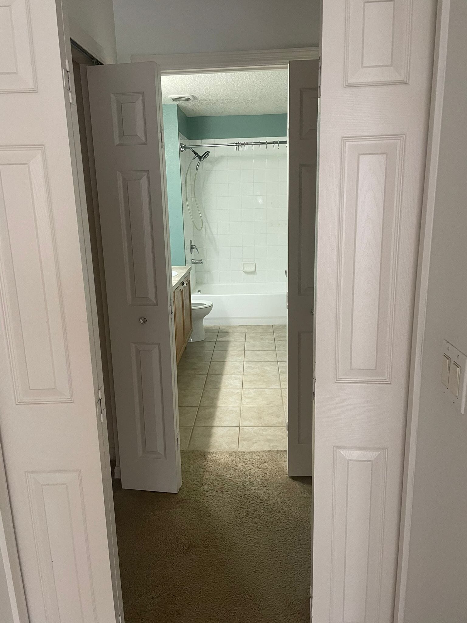 Master Bath - 3650 Oakdale Cir