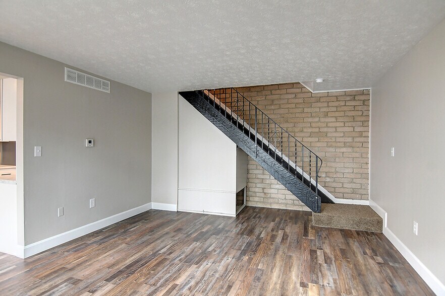 Building Photo - 306 Chadwick Pl