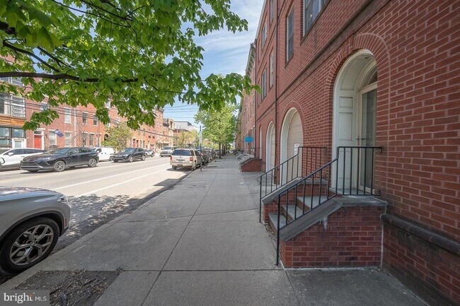 Building Photo - 1832 Fairmount Ave