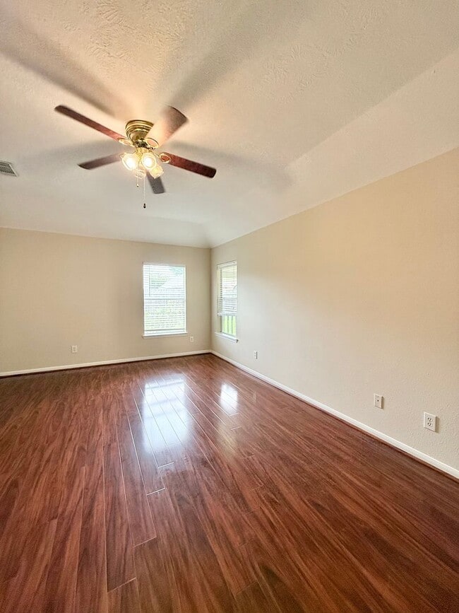 Building Photo - Gorgeous One Story Home in Sugar Land, TX
