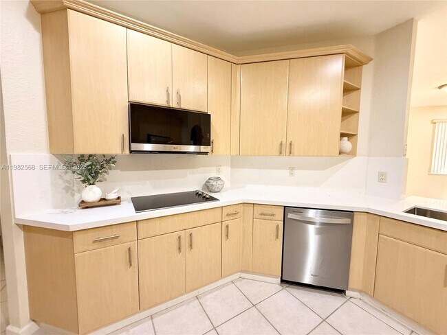 Building Photo - 2816 Kinsington Cir