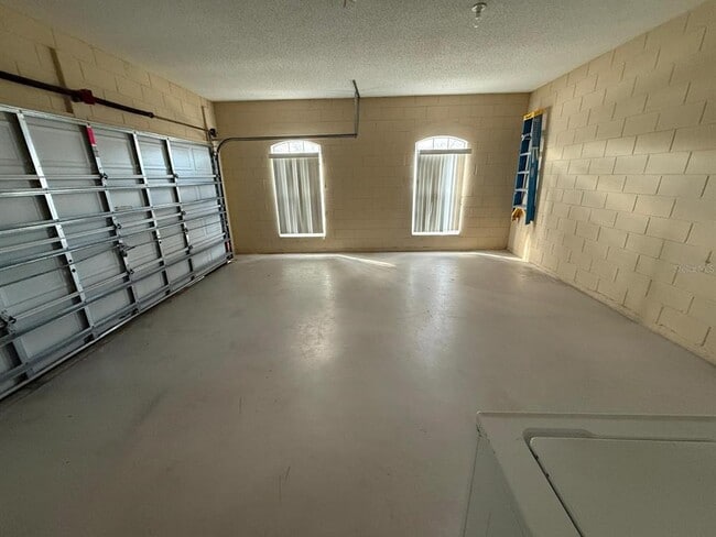 Building Photo - 501 Castlemain Cir