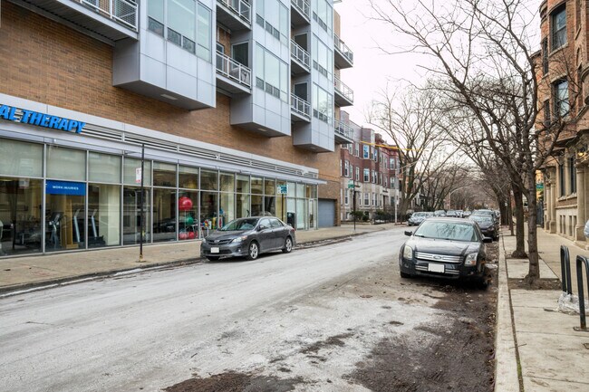 Building Photo - 1000 W Dakin St