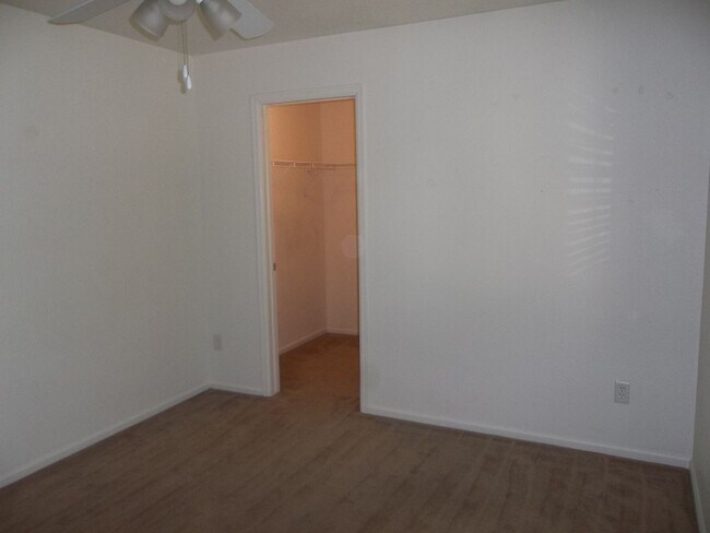 Building Photo - Bright and Inviting 3 Bedroom Home Near Everything Fort Collins Has to Offer
