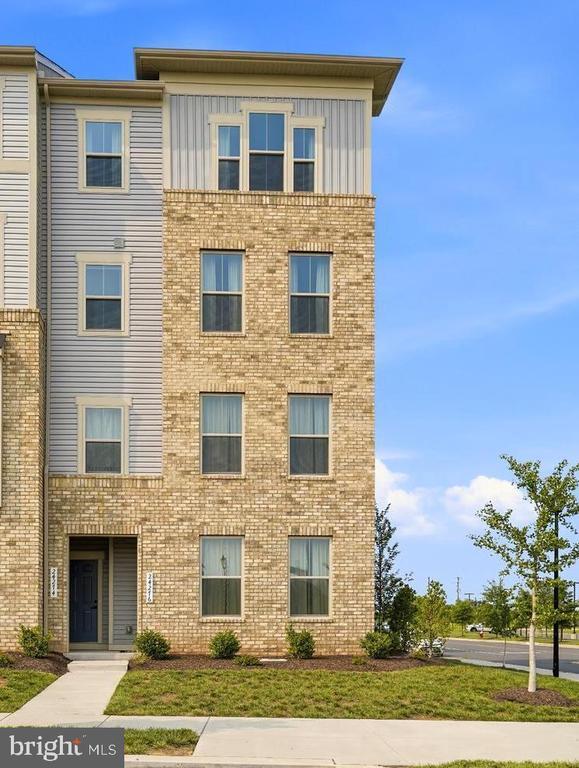 Building Photo - 24274 Thurso Sq