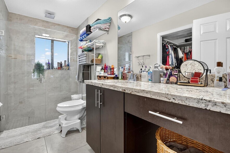 Building Photo - 691 Willow Grove Ter