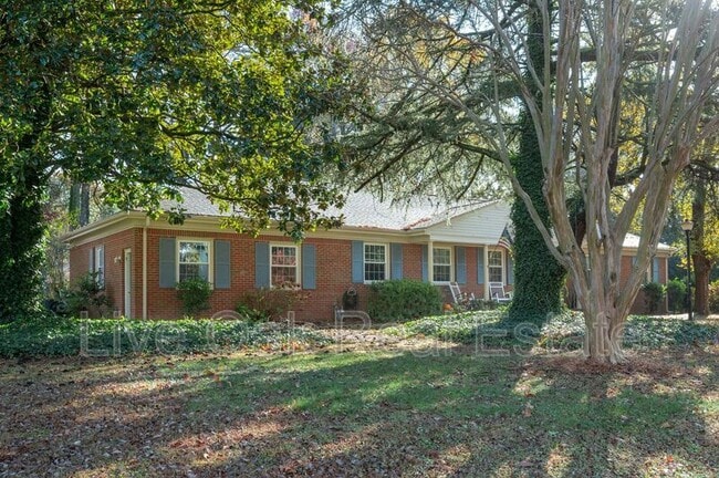 Building Photo - 1612 Whitethorne Rd